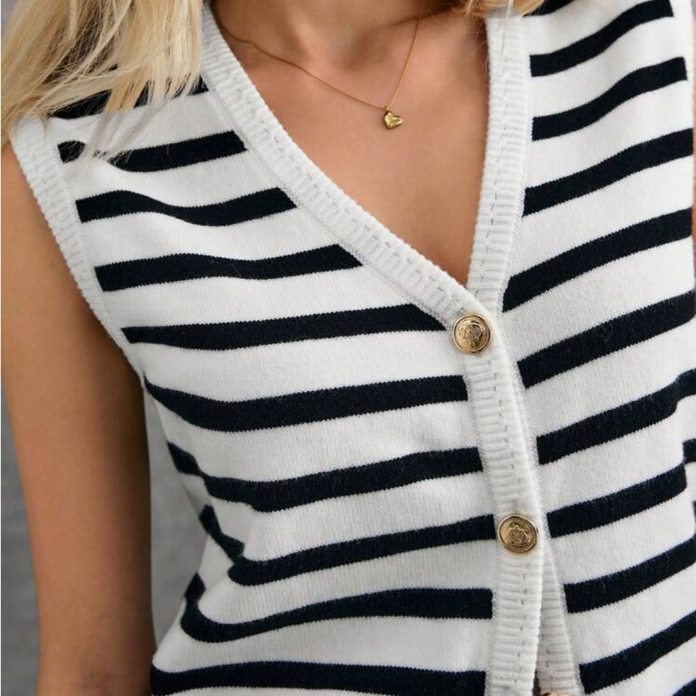 NWT Striped Black and White Sleeveless Cardigan